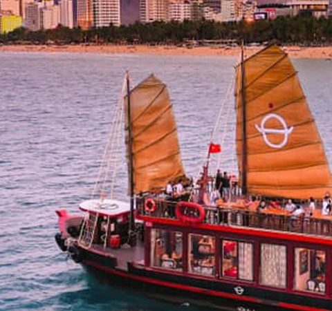 Du Thuyền Emperor Cruise Nha Trang